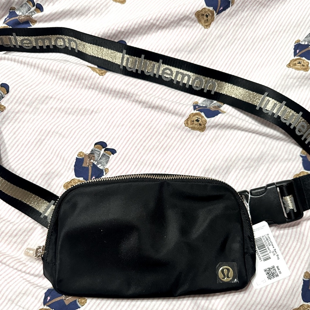 Lululemon Everywhere Belt Bag 1L